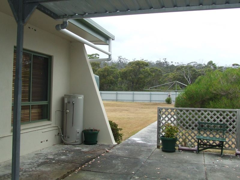126 Main Road, Binalong Bay TAS 7216