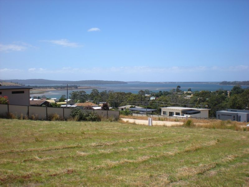 2 Oceanvista Drive, St Helens TAS 7216