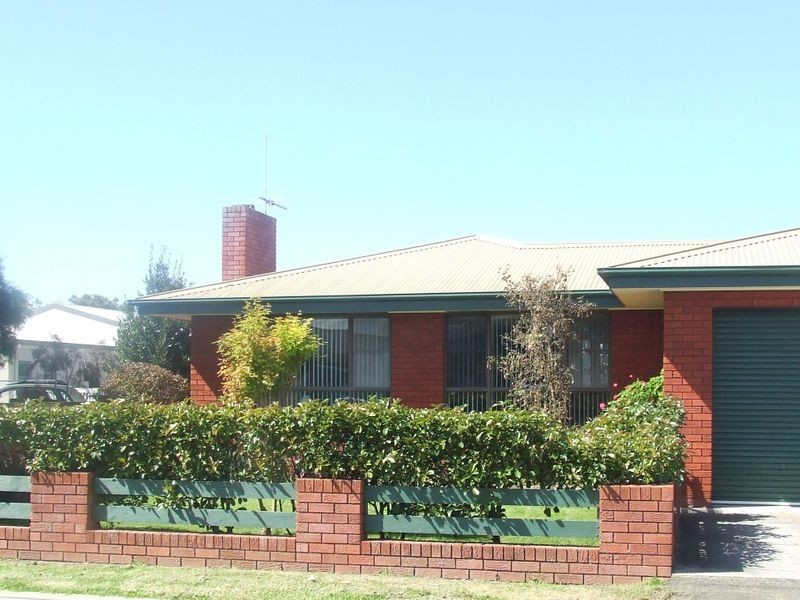 8 Groom Street, St Helens TAS 7216
