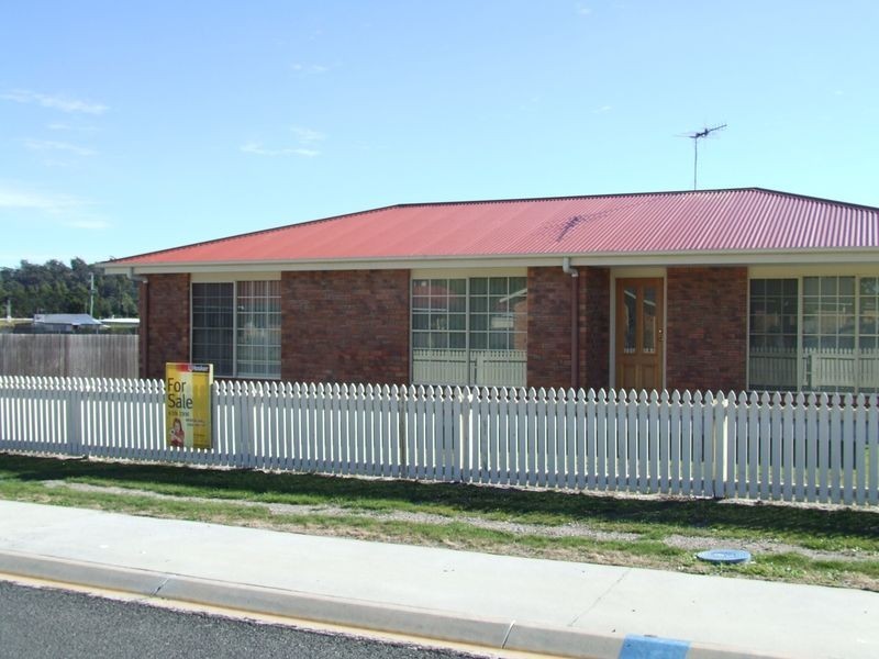 8 Heather Place, St Helens TAS 7216