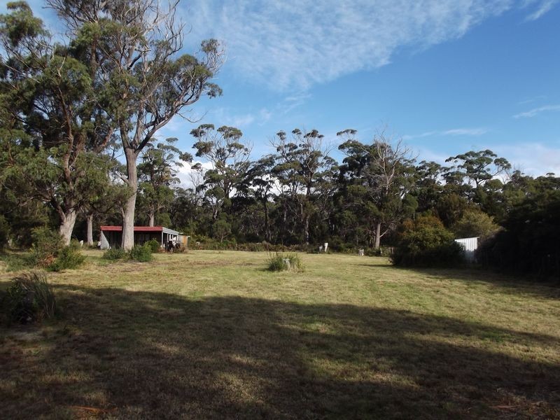 8 Barnett Close, Binalong Bay TAS 7216