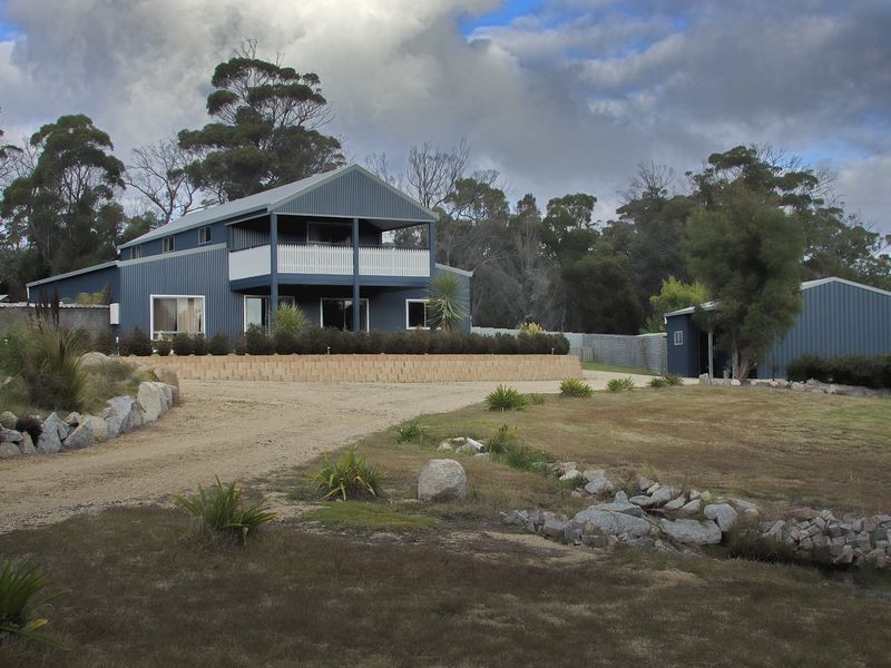 33 Coffey Drive, Binalong Bay TAS 7216
