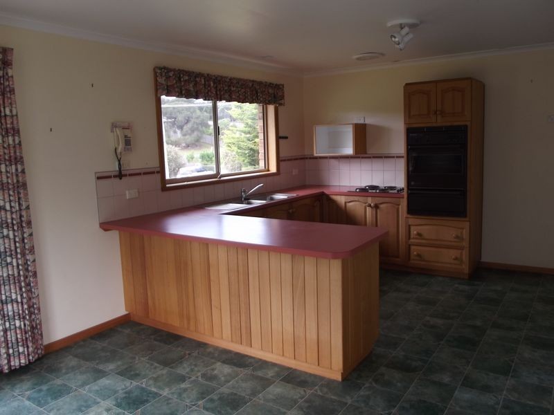 9 Luck Court, Akaroa TAS 7216