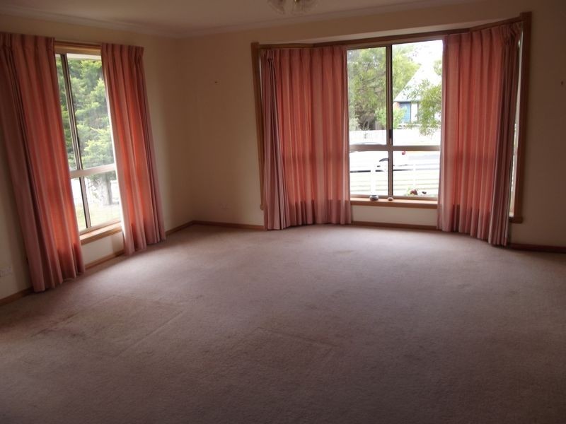 9 Luck Court, Akaroa TAS 7216