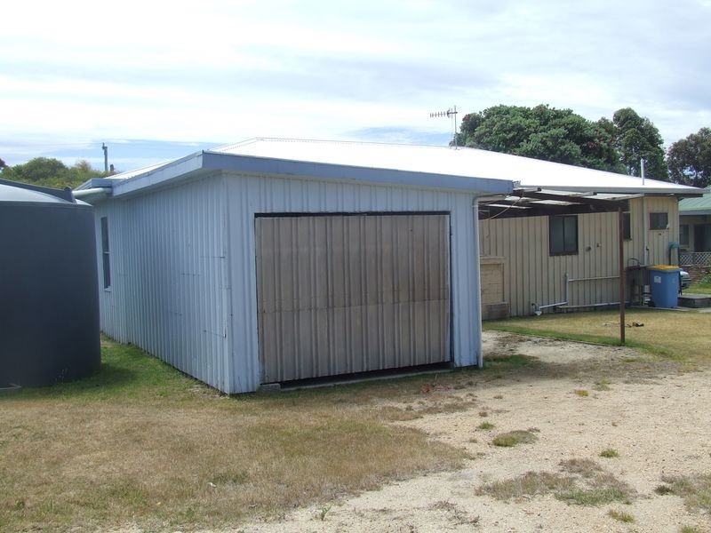 128 Main Road, Binalong Bay TAS 7216
