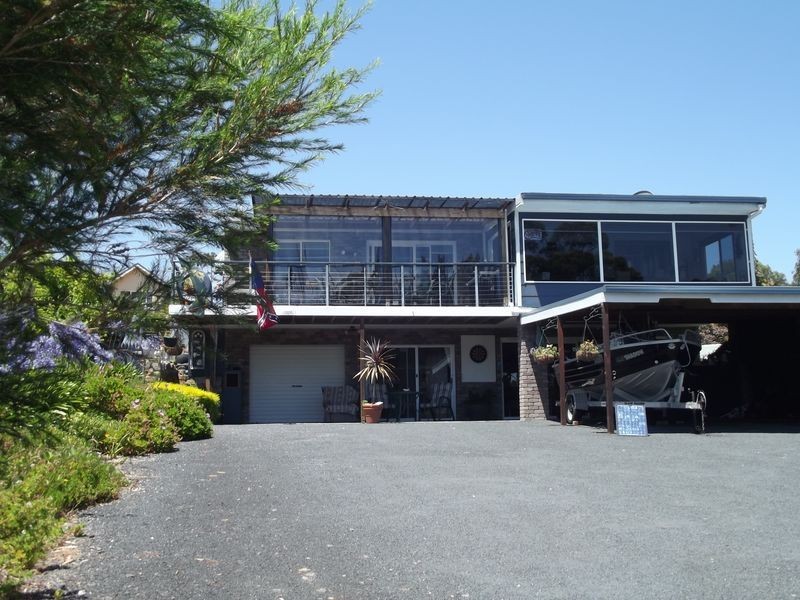 16 Beven Heights, Binalong Bay TAS 7216