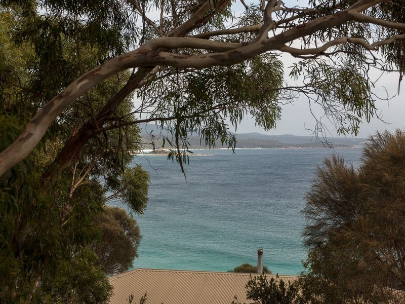 35 Highcrest Avenue, Binalong Bay TAS 7216