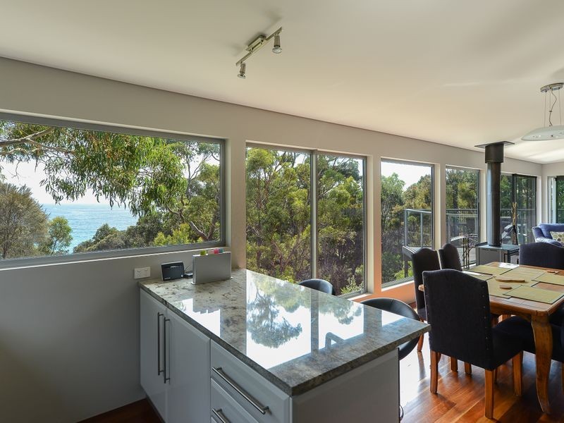 35 Highcrest Avenue, Binalong Bay TAS 7216
