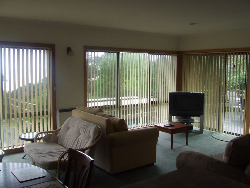 60 Main Road, Binalong Bay TAS 7216