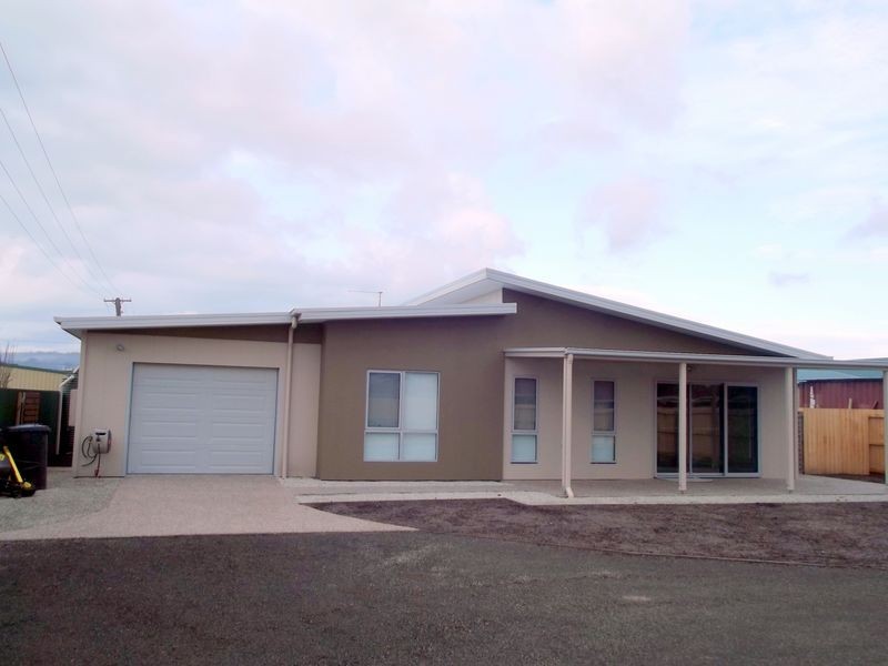 1-2/5 Lindsay Parade, St Helens TAS 7216