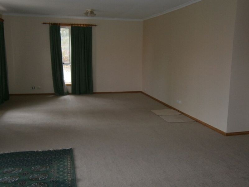 8 Cray Court, Binalong Bay TAS 7216