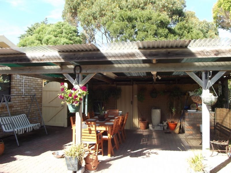 8 Nicks Close, Binalong Bay TAS 7216