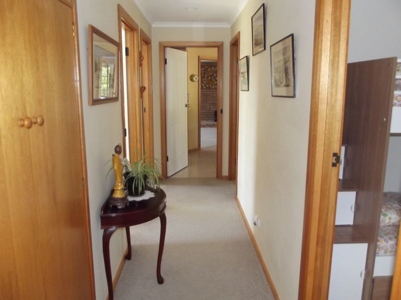 8 Nicks Close, Binalong Bay TAS 7216