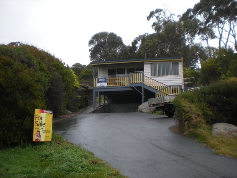 64 Main Road, Binalong Bay TAS 7216