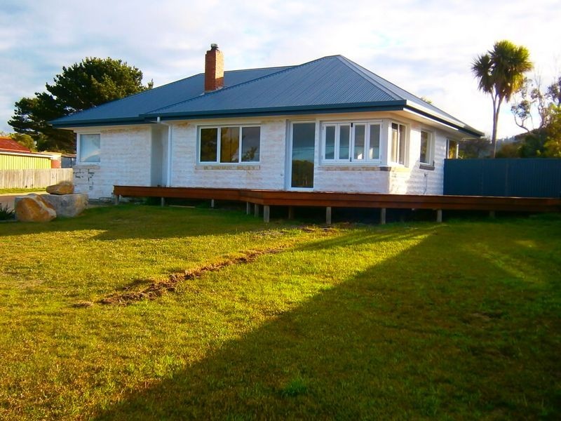 137 Tasman Highway, Beaumaris TAS 7215