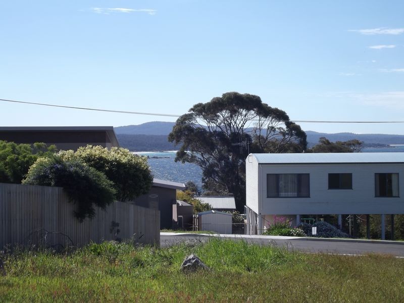 7 Treloggen Drive, Binalong Bay TAS 7216
