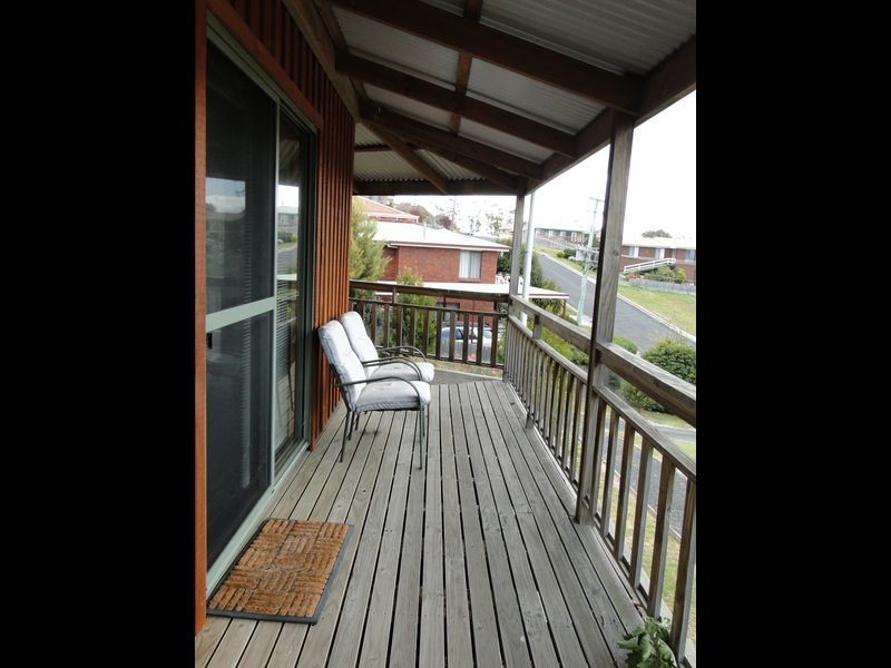 17 Erythos Grove, St Helens TAS 7216