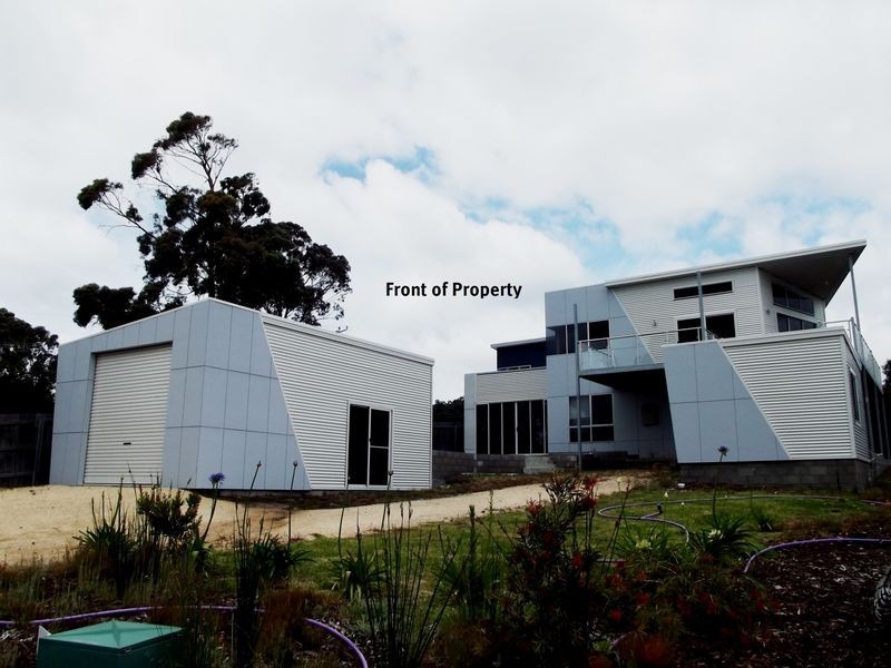 9 Treloggen Drive, Binalong Bay TAS 7216