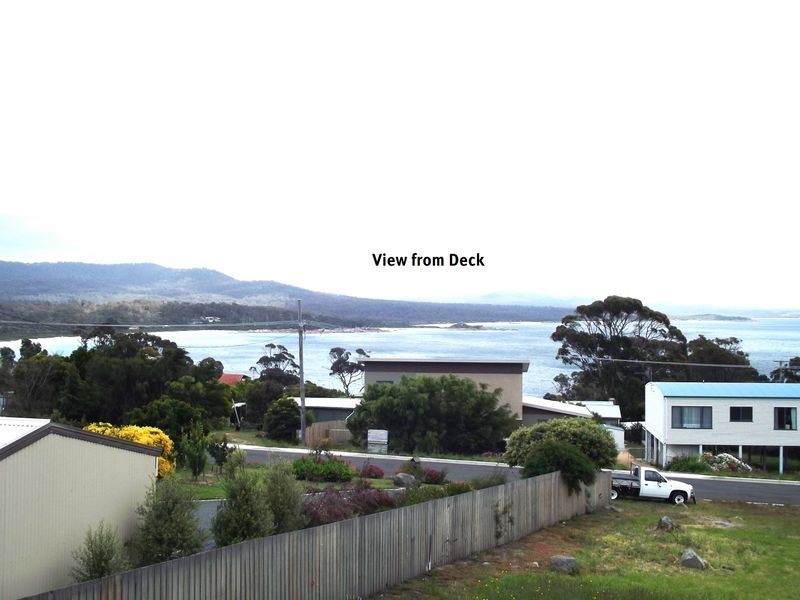 9 Treloggen Drive, Binalong Bay TAS 7216