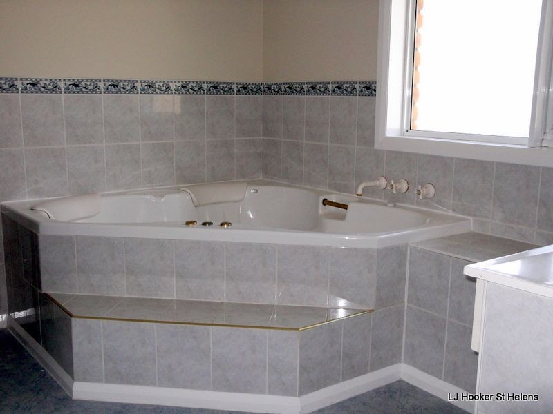 138 Scamander Avenue, Scamander TAS 7215