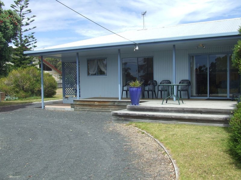 128 Main Road, Binalong Bay TAS 7216