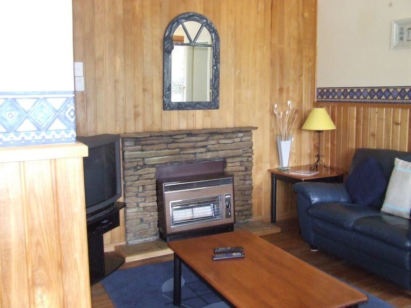 128 Main Road, Binalong Bay TAS 7216