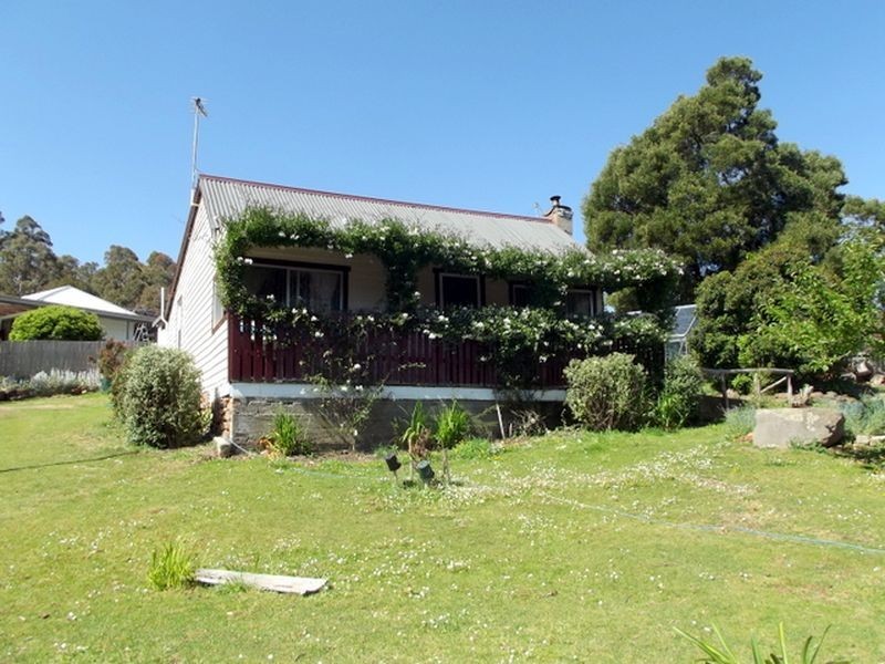 21 Lennox Street, Cornwall TAS 7215