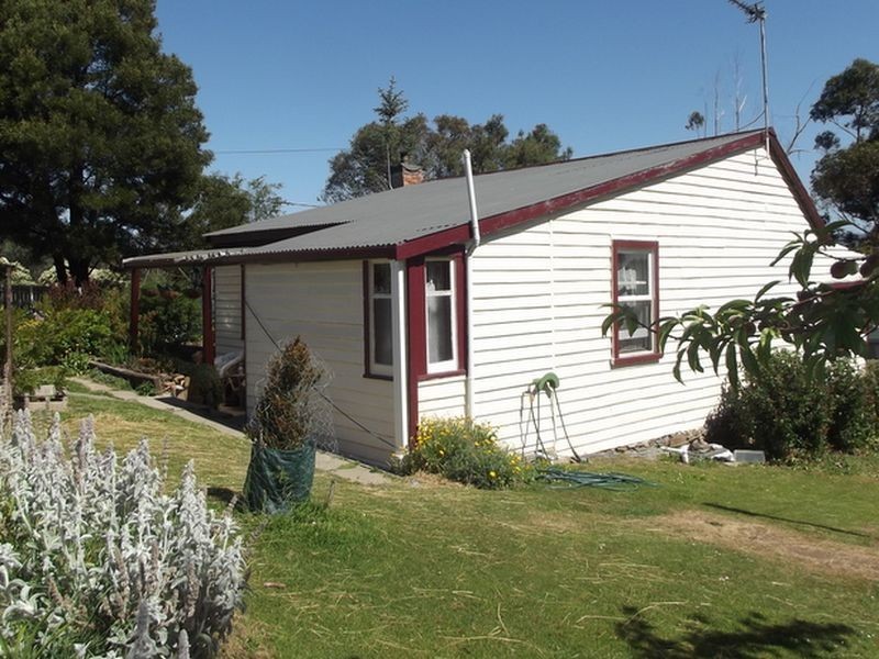 21 Lennox Street, Cornwall TAS 7215