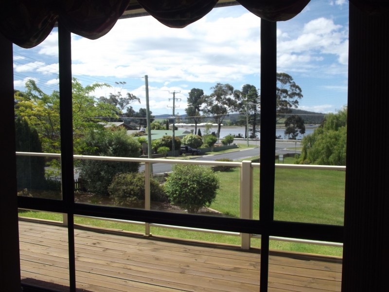 1 Lawry Heights, St Helens TAS 7216