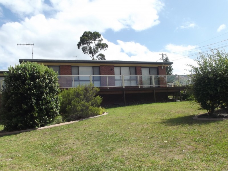 1 Lawry Heights, St Helens TAS 7216