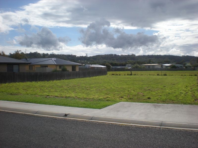 14 Heather Place, St Helens TAS 7216