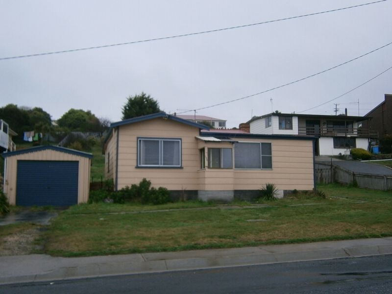 136 Scamander Avenue, Scamander TAS 7215