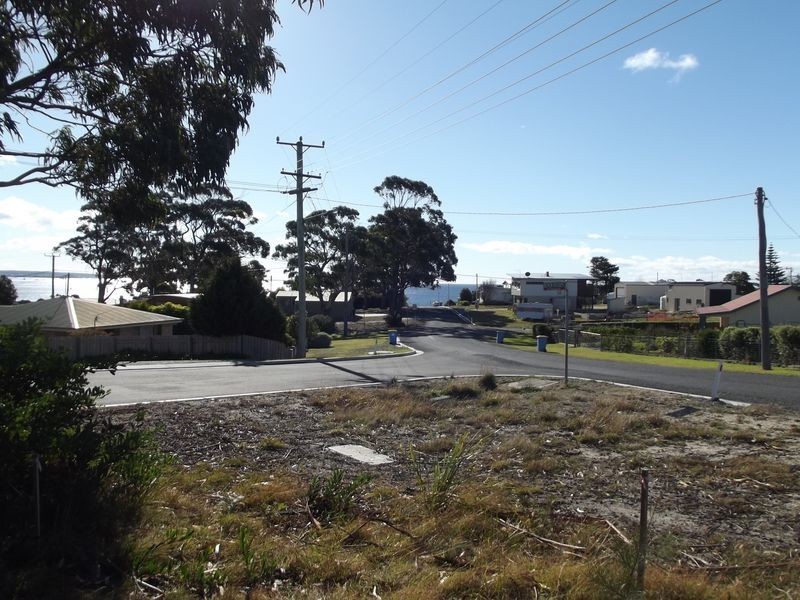 5 Treloggen Drive, Binalong Bay TAS 7216