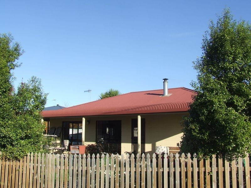 1 Lindsay Parade, St Helens TAS 7216