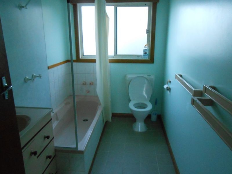 17 Sunbeam Crescent, Beaumaris TAS 7215