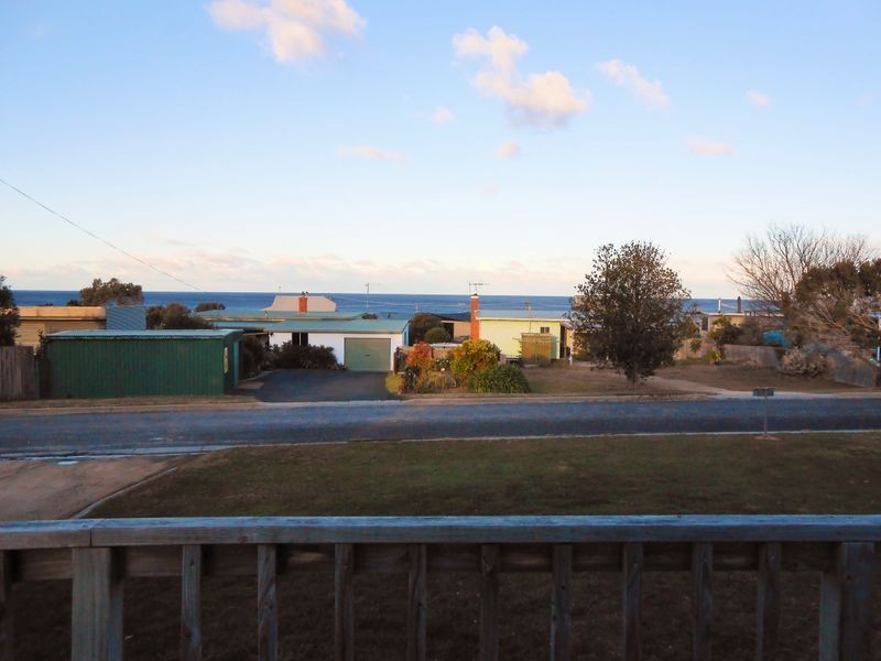 17 Sunbeam Crescent, Beaumaris TAS 7215