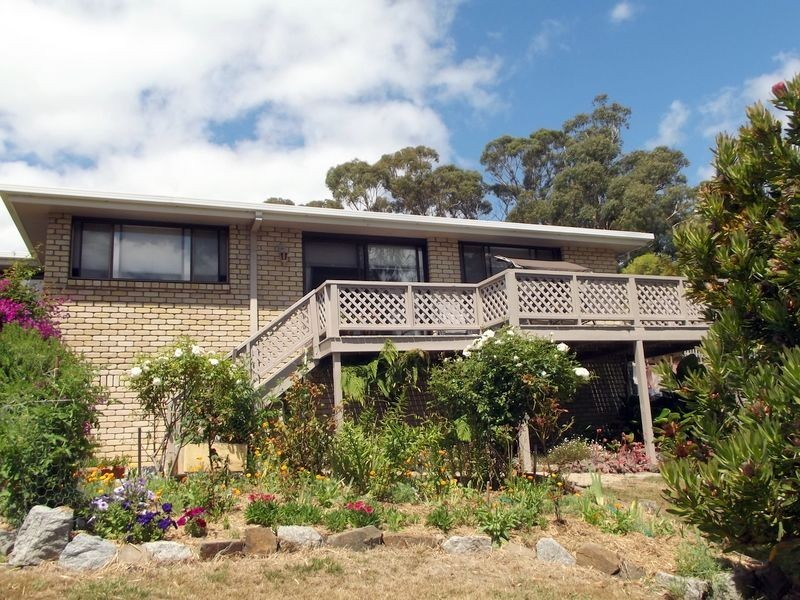 9 Falmouth Street, St Helens TAS 7216