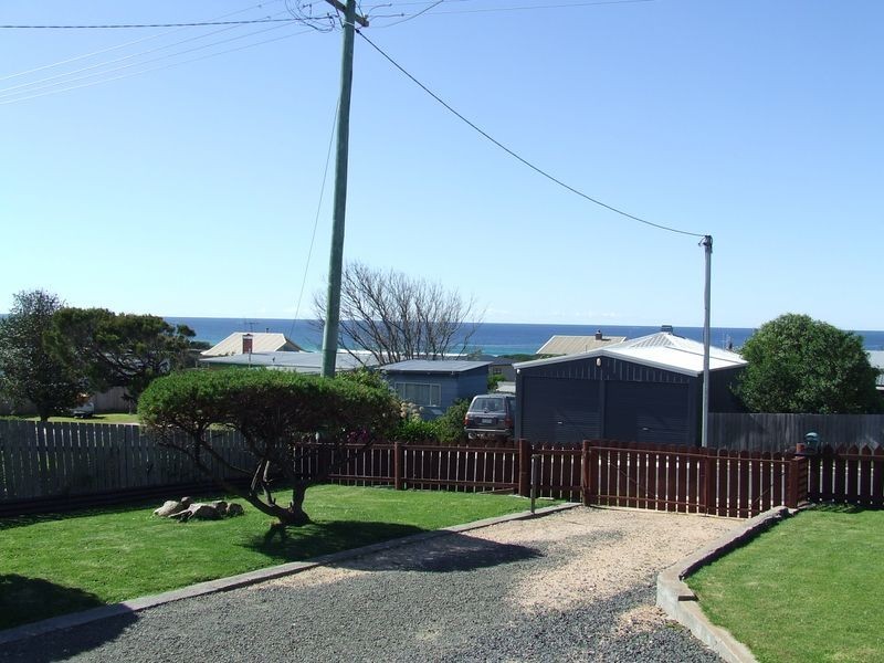 13 Sunbeam Crescent, Beaumaris TAS 7215
