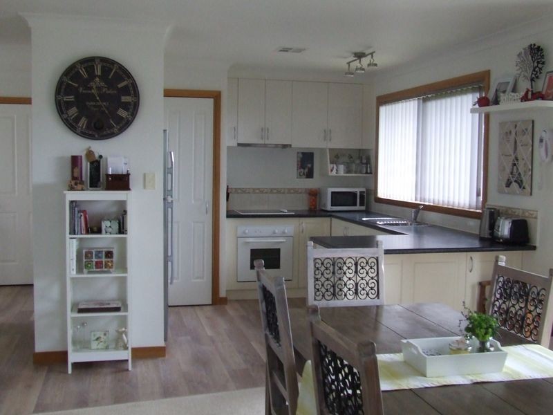 Unit 2/28 Tully Street, St Helens TAS 7216