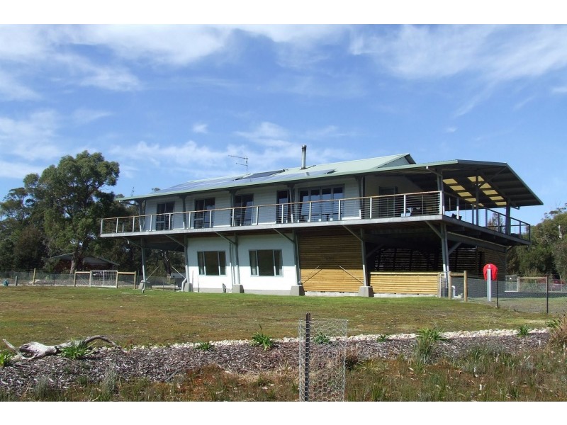 813 Reids Road, Binalong Bay TAS 7216