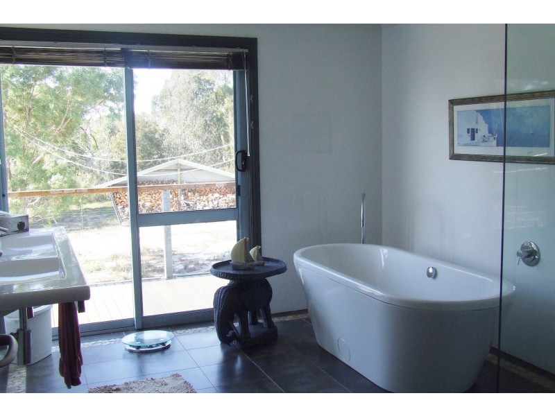 813 Reids Road, Binalong Bay TAS 7216