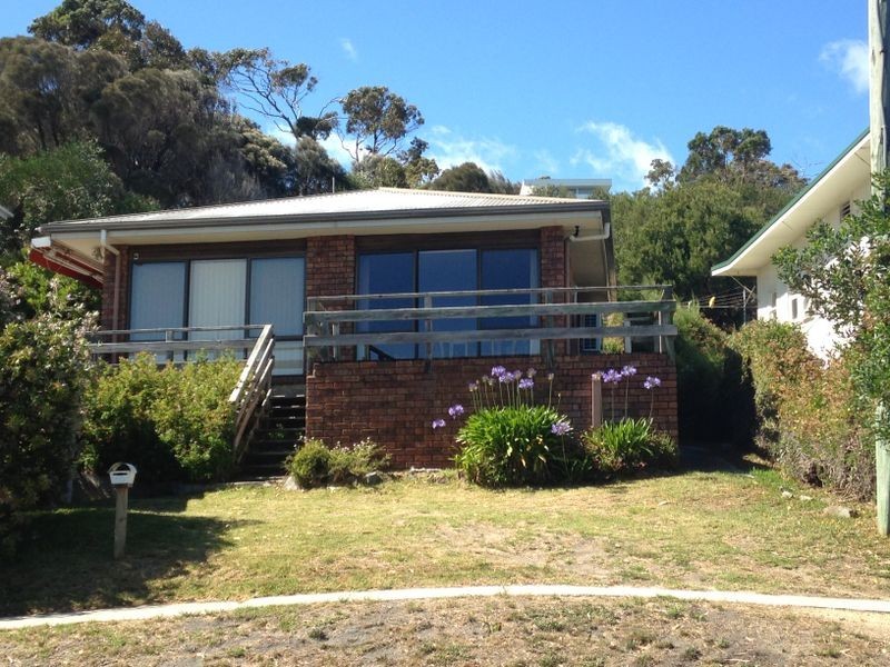 60 Main Road, Binalong Bay TAS 7216