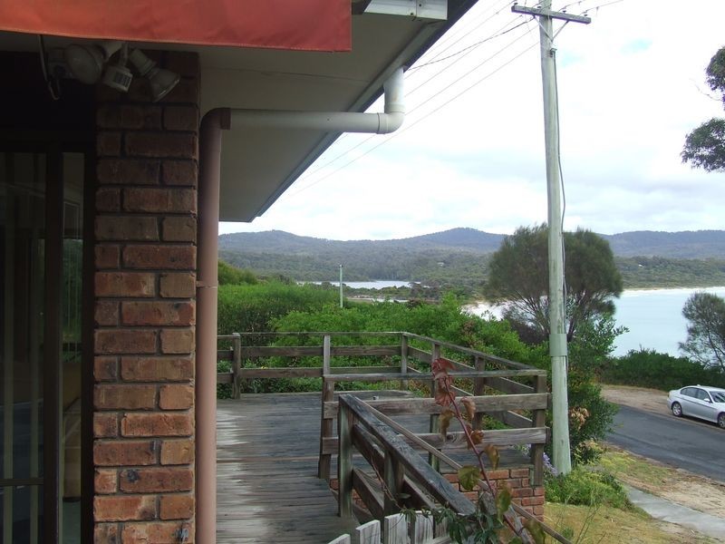 60 Main Road, Binalong Bay TAS 7216