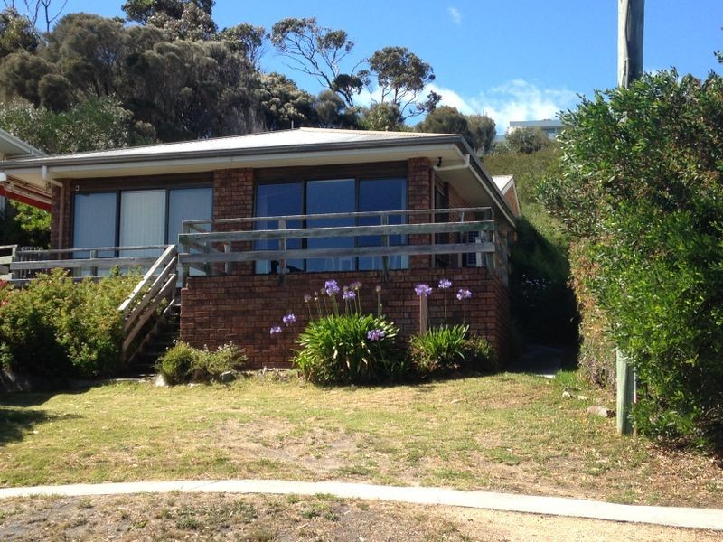 60 Main Road, Binalong Bay TAS 7216