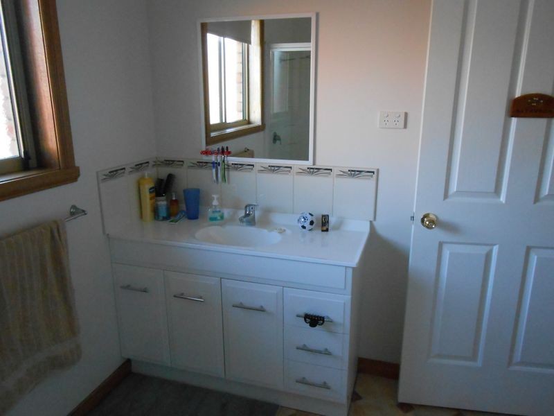 2/13 Cameron Street, St Helens TAS 7216