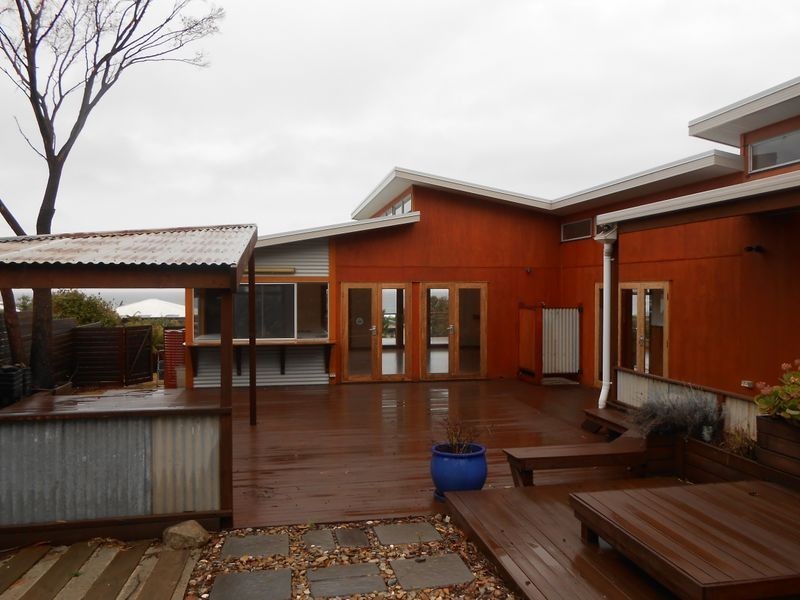 11 Targett Street, Scamander TAS 7215