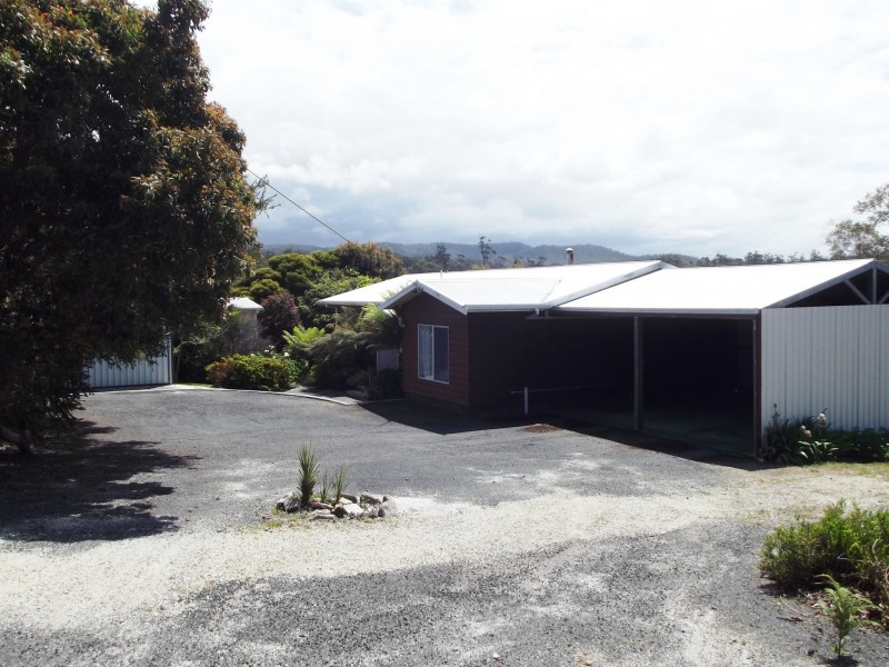 181 Main Road, Binalong Bay TAS 7216