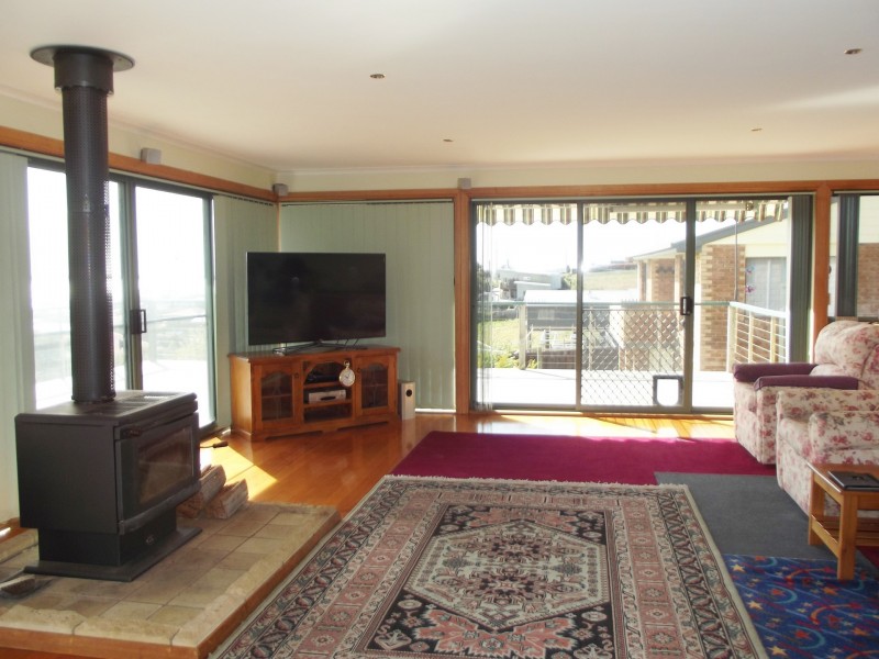 14 Douglas Court, St Helens TAS 7216