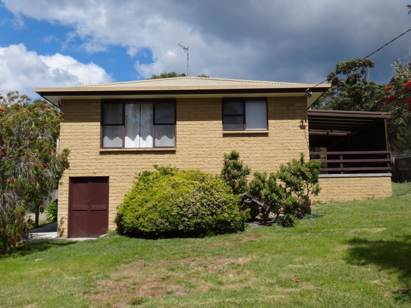 170 Main Road, Binalong Bay TAS 7216