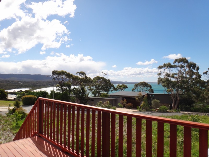 34 Highcrest Avenue, Binalong Bay TAS 7216